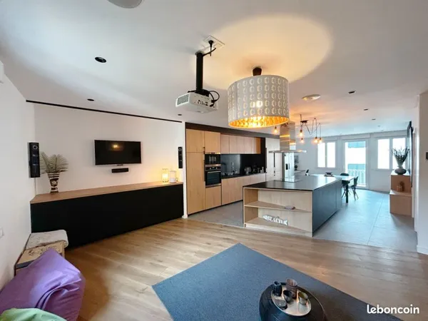 Appartement duplex de caractère - 104 m² au sol - 87,5 m² habitables - 3 chambres - Garage & prestat