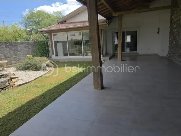 Maison 7 pièces 261 m²