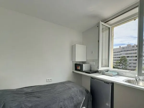 Studio 1 pièce 9 m²