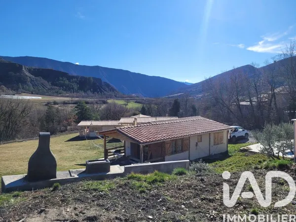 Maison 16 pièces 340 m²