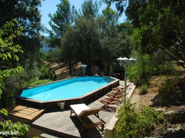 Maison avec piscine à Jouques
