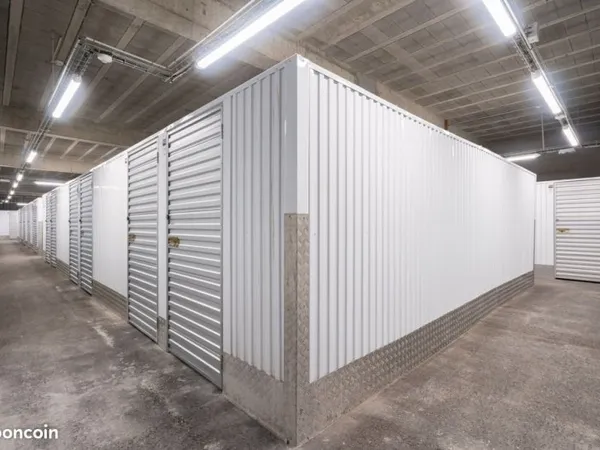 Garage/box 7 m² Osny