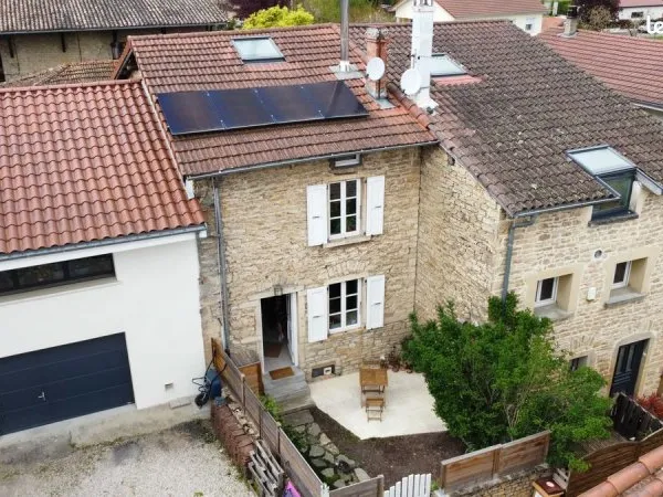 Maison en pierre au coeur de Saint Alban de Roche à vendre