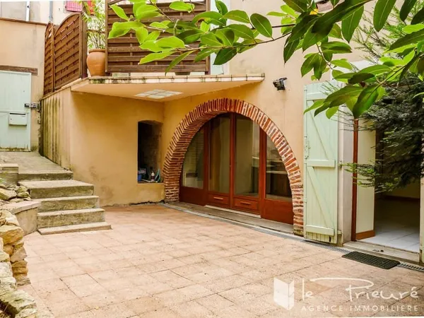 EXCLUSIVITE. Albi centre-ville, quartier historique, bel immeuble de charme composé de 4 appartement