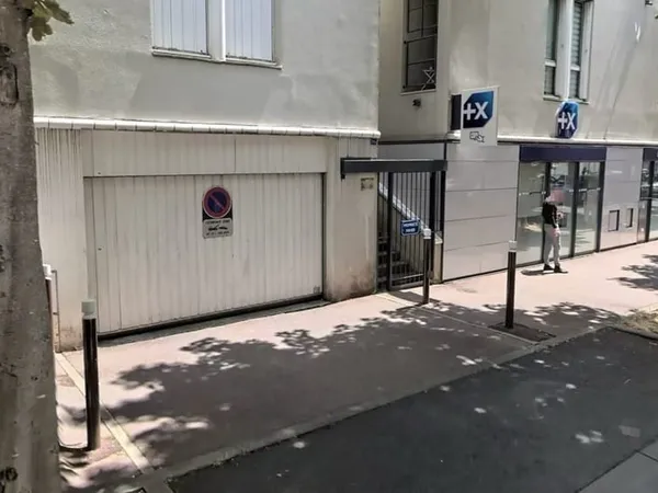 Box fermé à Villejuif Centre