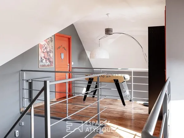 Maison d'architecte contemporaine avec piscine et jardin
