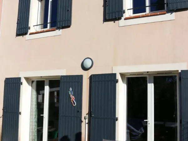 BAISSE DE PRIX ! Villa au calme au centre du village de CALAS