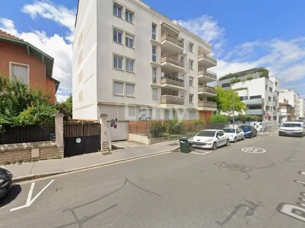 Parking 10 m²