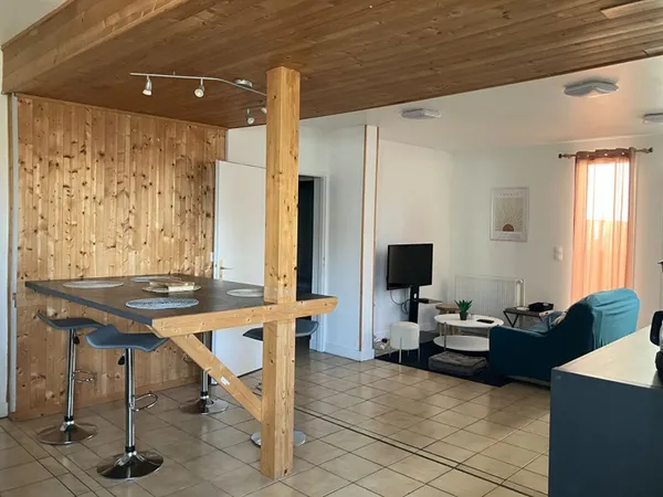 Maison de plain-pied à Louer TALENCE avec 4 chambres et terrasse BAIL COURTE DUREE