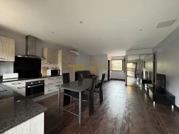 Appartement T2 - 62.62m2 loi carrez - Place de parking - Duplex