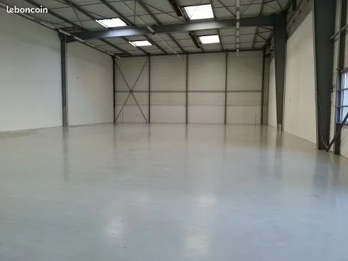 Local 860 m²