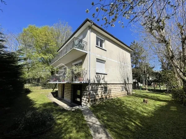 Maison spacieuse et lumineuse de 167 m² avec beaucoup de potentiel