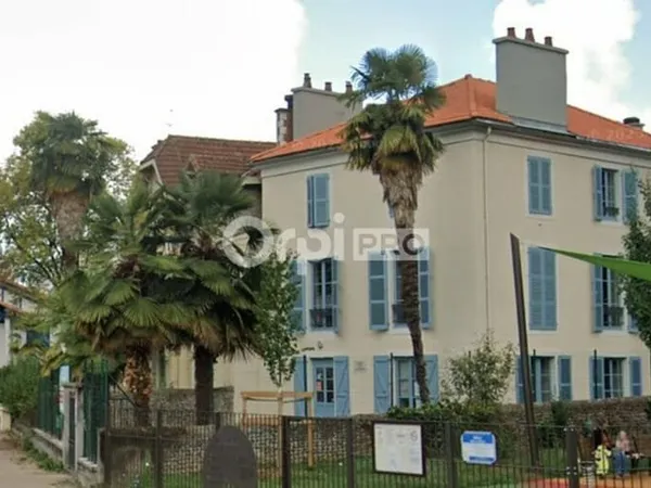 Bureaux 1 pièce 398 m²