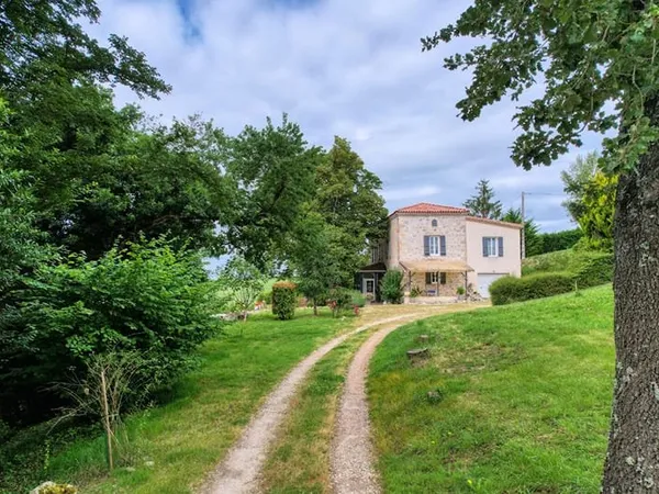 Maison 5 pièces 205 m²