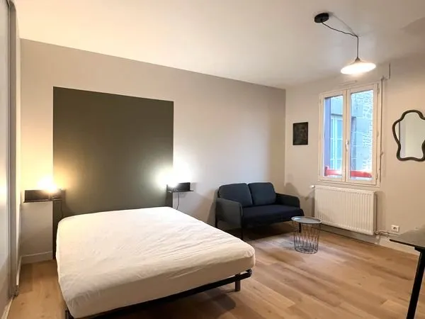 Studio, toutes charges comprises, centre ville de Dol de Bretagne