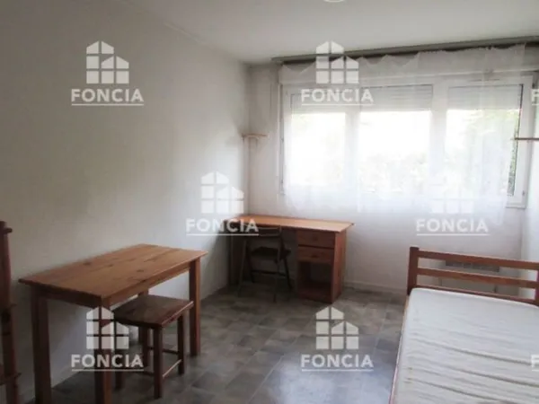 studio derriere gare Grenoble, 385 €, libre mi avril