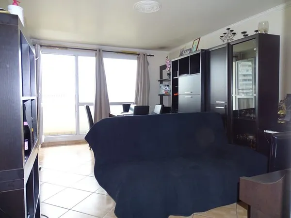 Appartement 3 Pièces très lumineux en bon état à moins de 5