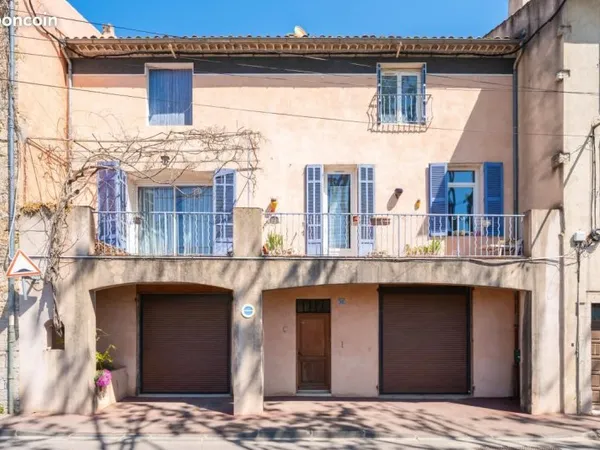 Maison 7 pièces 310 m²