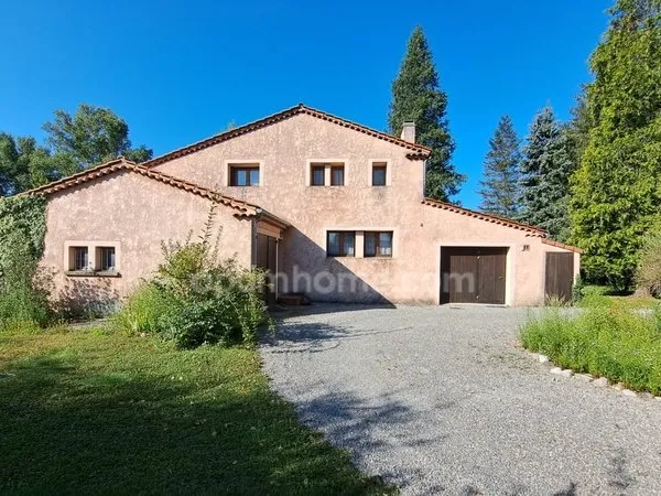 A vendre maison individuelle de 180m² avec 5 chambres à Digne les Bains sur 4000m² de terrain