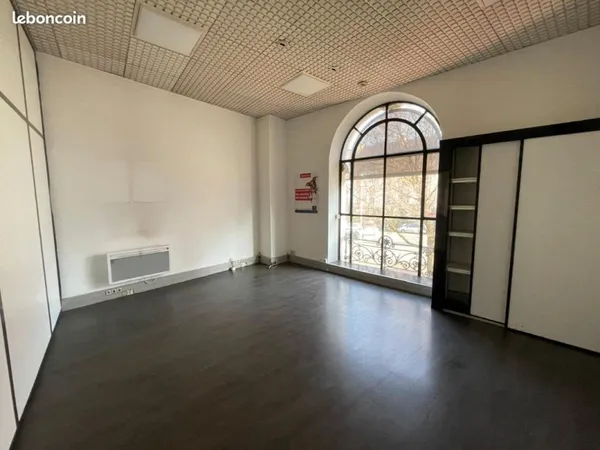 Bureaux coeur ville proche Verney