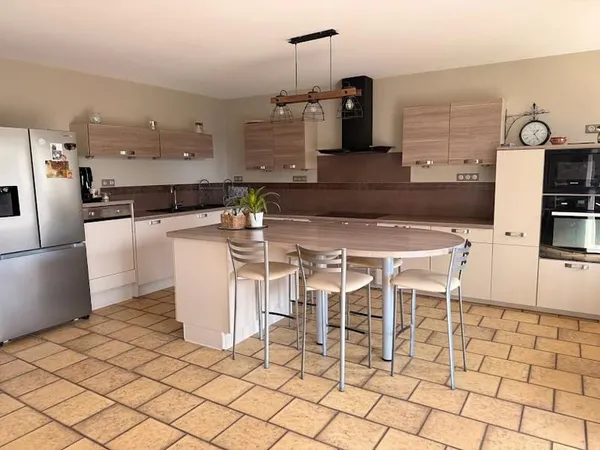 Maison 7 pièces 224 m²
