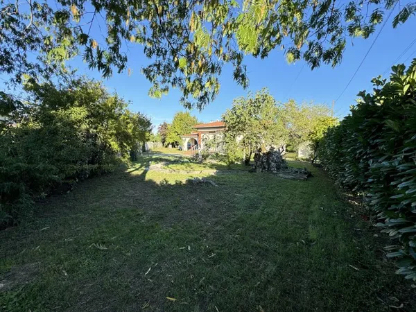 Terrain à bâtir de 648 M2