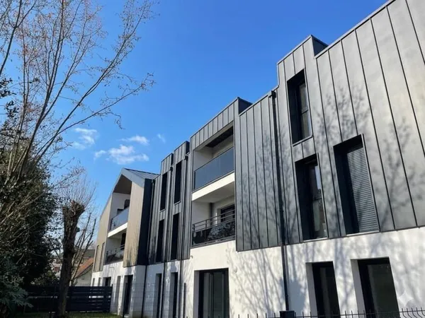 T3 71 m² DERNIER ÉTAGE - balcon - parking