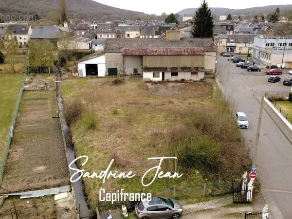 Entrepôt sur terrain à bâtir à vendre FLEURY SUR ANDELLE (27)