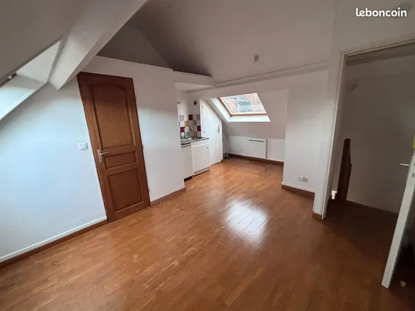 Studio centre ville- disponible- bien situé