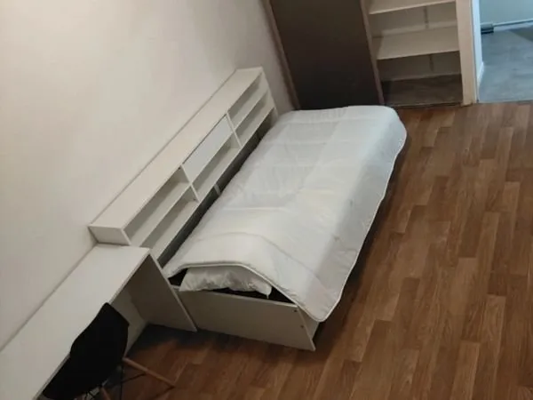 Chambre meublée