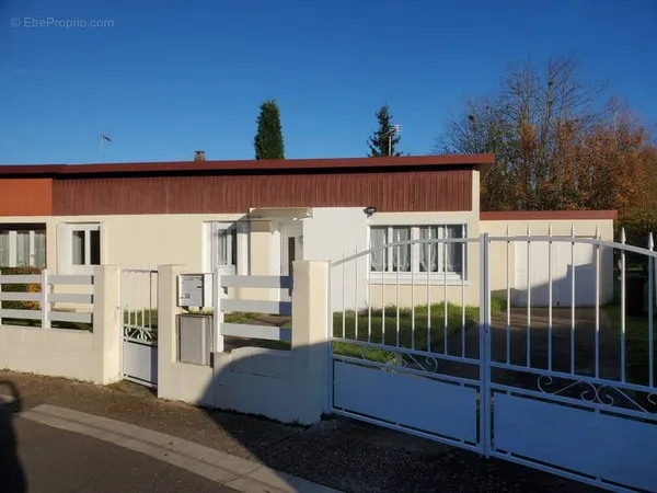 Quartier très calme, coquette maison de plain-pied
