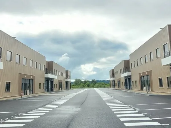Local industriel 4041 m²