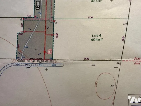Terrain 404 m²