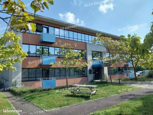Bureaux 450 m²
