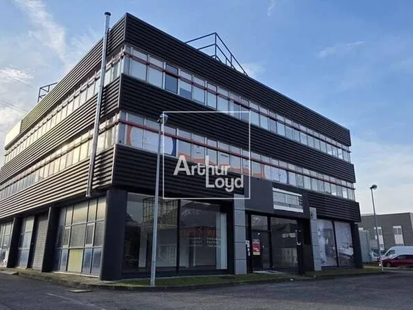 Local commercial 245 m²