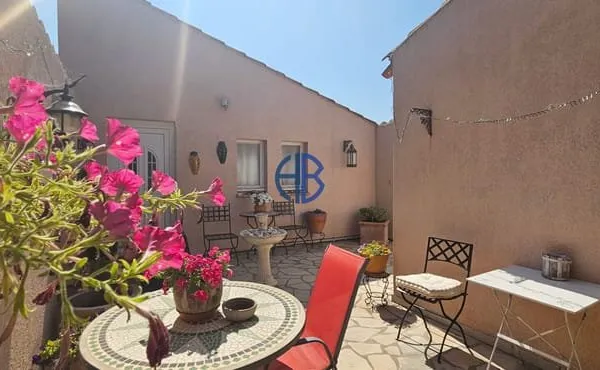 MONTADY - VILLA AVEC DEPENDANCE SUR UN TERRAIN ARBORE