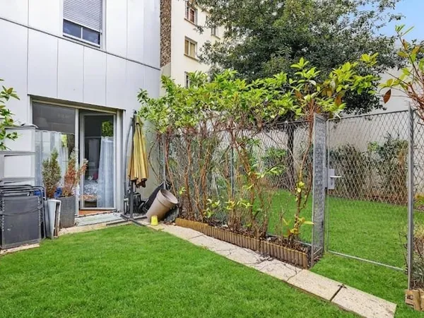 APPARTEMENT AVEC JARDIN ET TERASSE - BOULOGN-BILLANCOURT - 2 PIECES - 51 M²