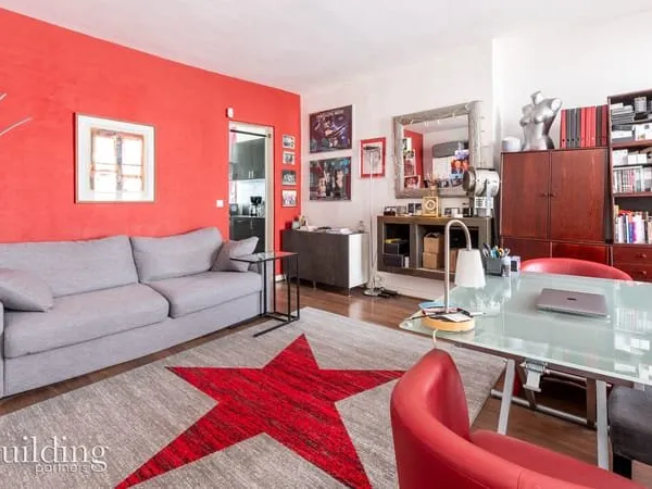 Paris 8e Europe/Monceau- Studio lumineux de 33,46 m² avec cave