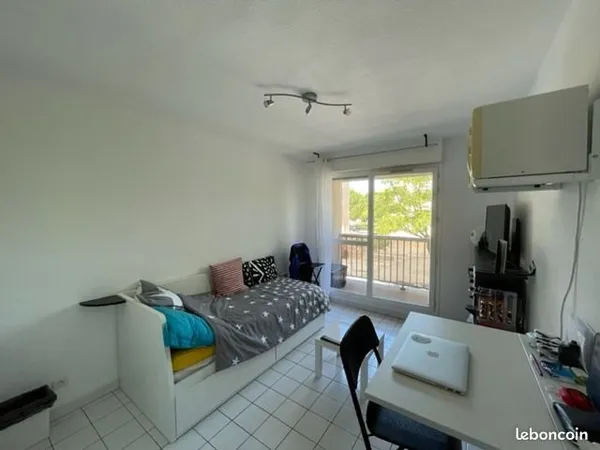 Studio meublé 18m² avec balcon et parking - Aix-en-Provence (13090)