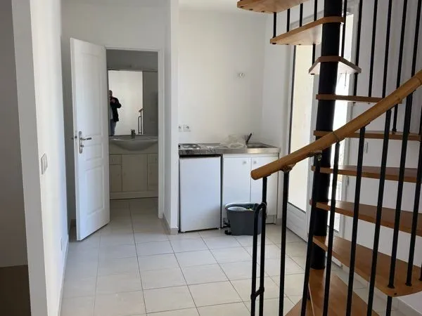 2 pièce centre ville Meaux duplex 10 mn gare a pied