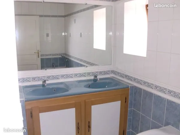 BEL APPARTEMENT 56m2 F2 Charleville centre