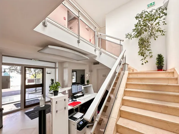 Bureau et espace de travail Vente Achères  181m² 449000€