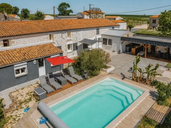 MAISON FAMILIALE - 8 PIÈCES - 270 m2 - LE THOU