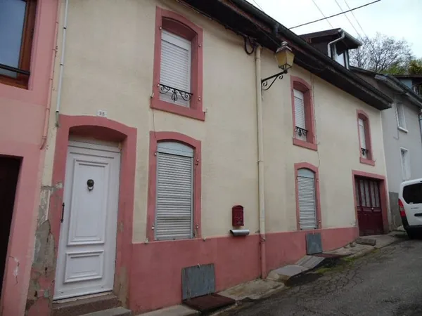 SENONES MAISON DE VILLE DE 141 M2 AVEC TERRAIN