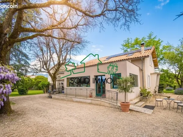 Maison 12 pièces 186 m²
