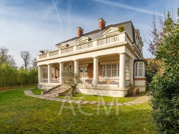 Maison - Maisons-Laffitte - 9 pièces - 350 m2 habitable - 6 chambres - Parc