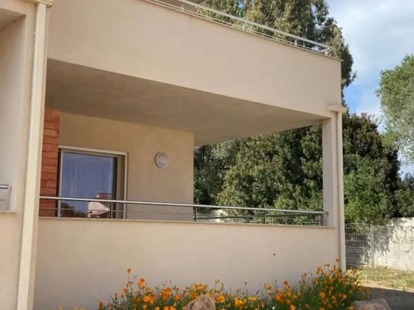 PRUNELLI DI FIUMORBO (20) Appartement à vendre 2 pièces de 48 m2 avec terrasse de 13,40 m2