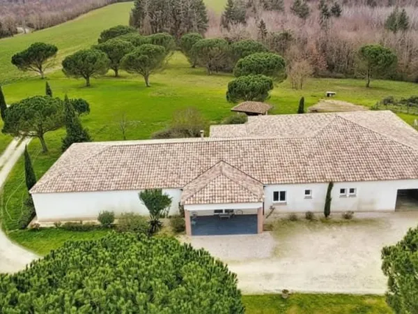 Maison 7 pièces 377 m²