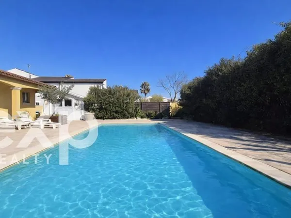 MAISON 6 PIECES DE 175 m2 - 993 m2 de TERRAIN