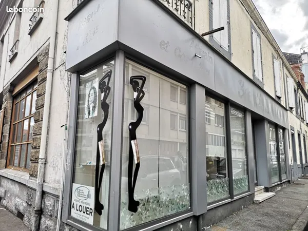 A saisir local commercial proche place des Carmes
